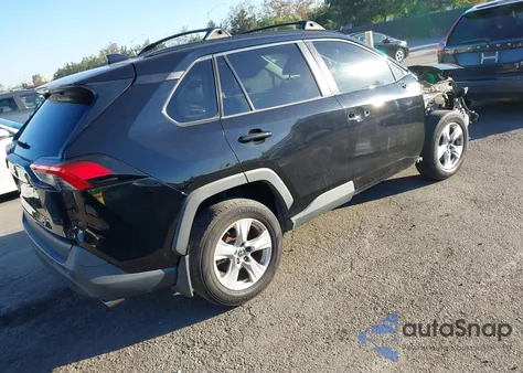 2020 Toyota Rav4 Xle z USA, uszkodzony, nr VIN 2T3W1RFV8LW073843